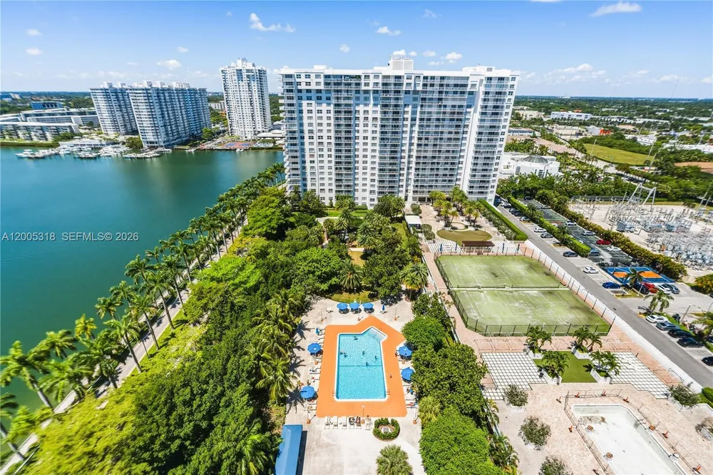 2851 NE 183rd St, Aventura, FL 33160