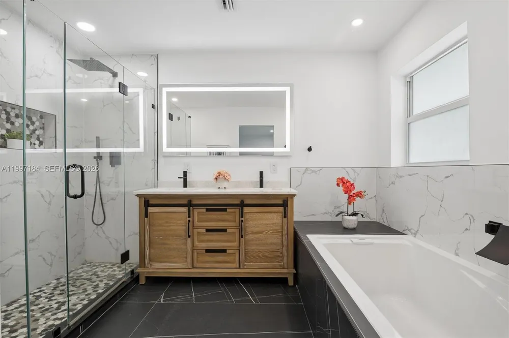 717 NW 30th St, Wilton Manors, FL 33311
