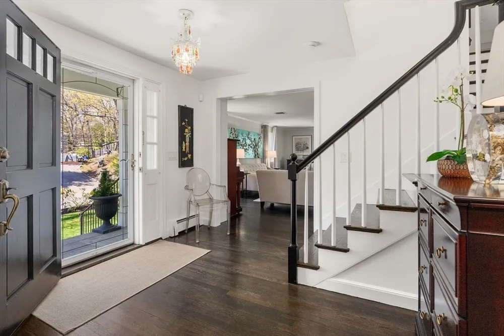 69 Royalston Rd, Wellesley, MA 02481