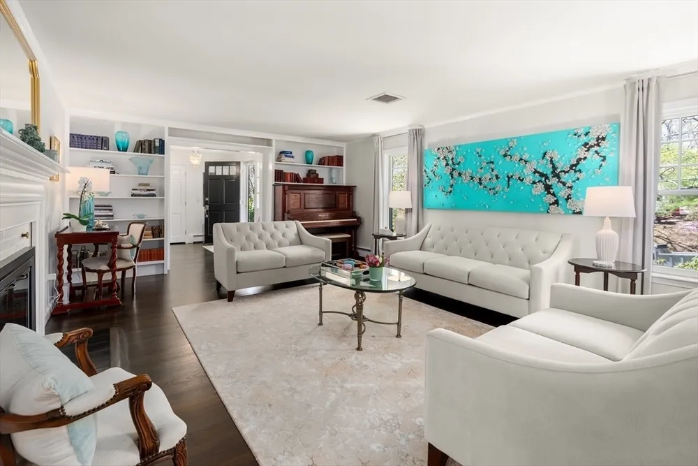 69 Royalston Rd, Wellesley, MA 02481