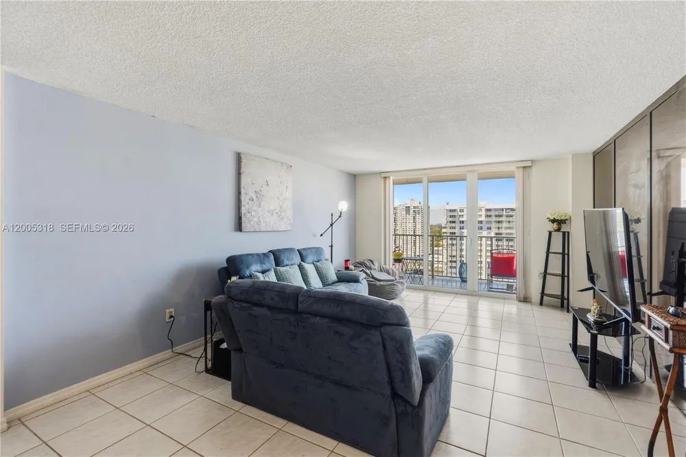 2851 NE 183rd St, Aventura, FL 33160