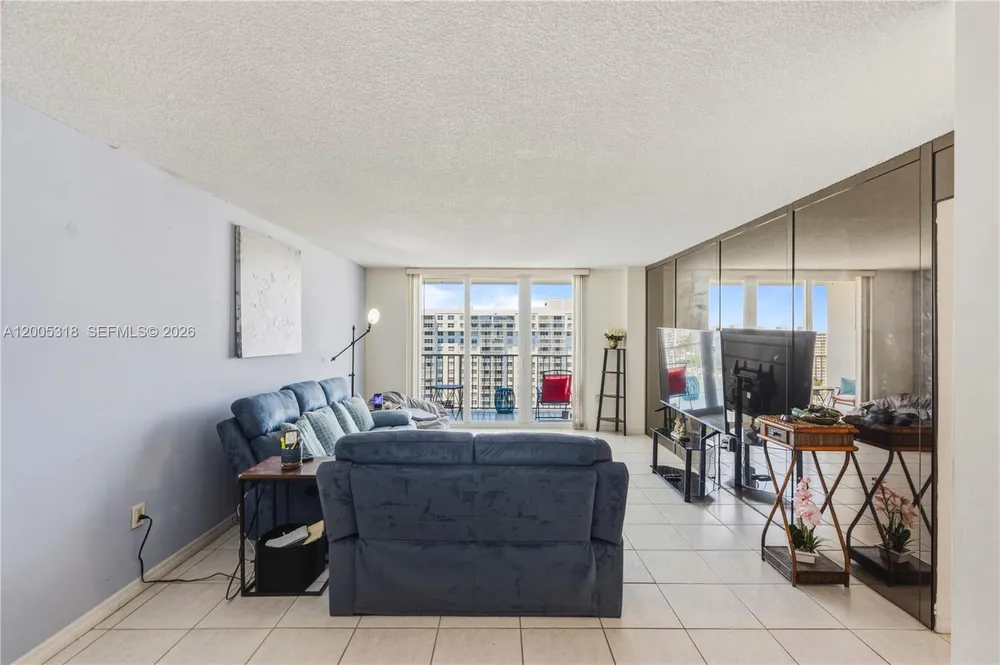 2851 NE 183rd St, Aventura, FL 33160
