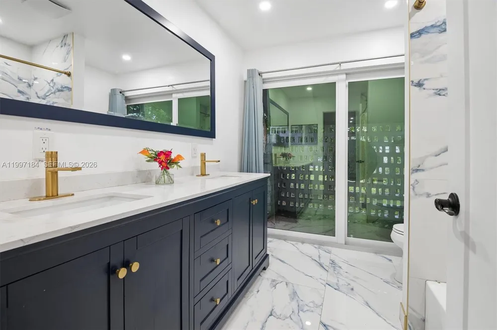 717 NW 30th St, Wilton Manors, FL 33311