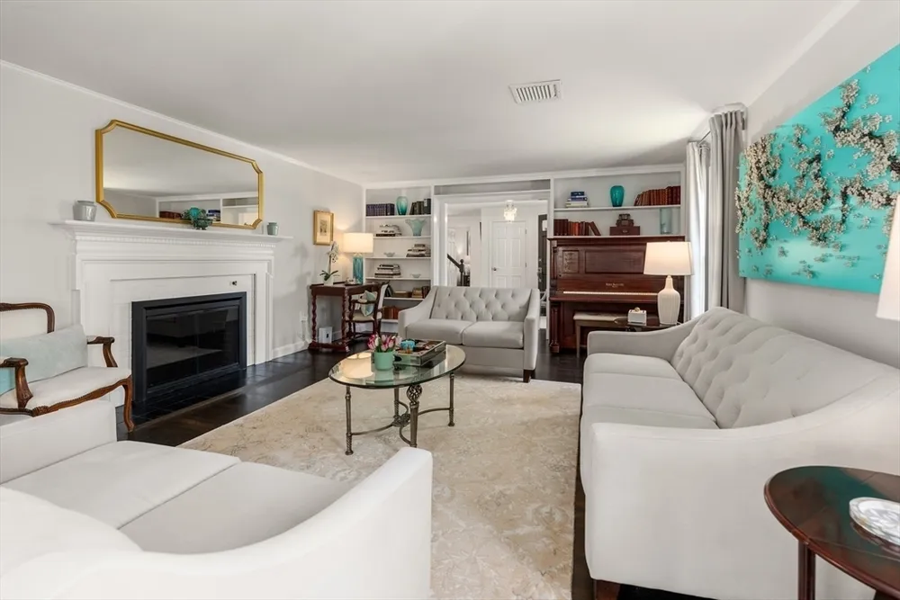 69 Royalston Rd, Wellesley, MA 02481