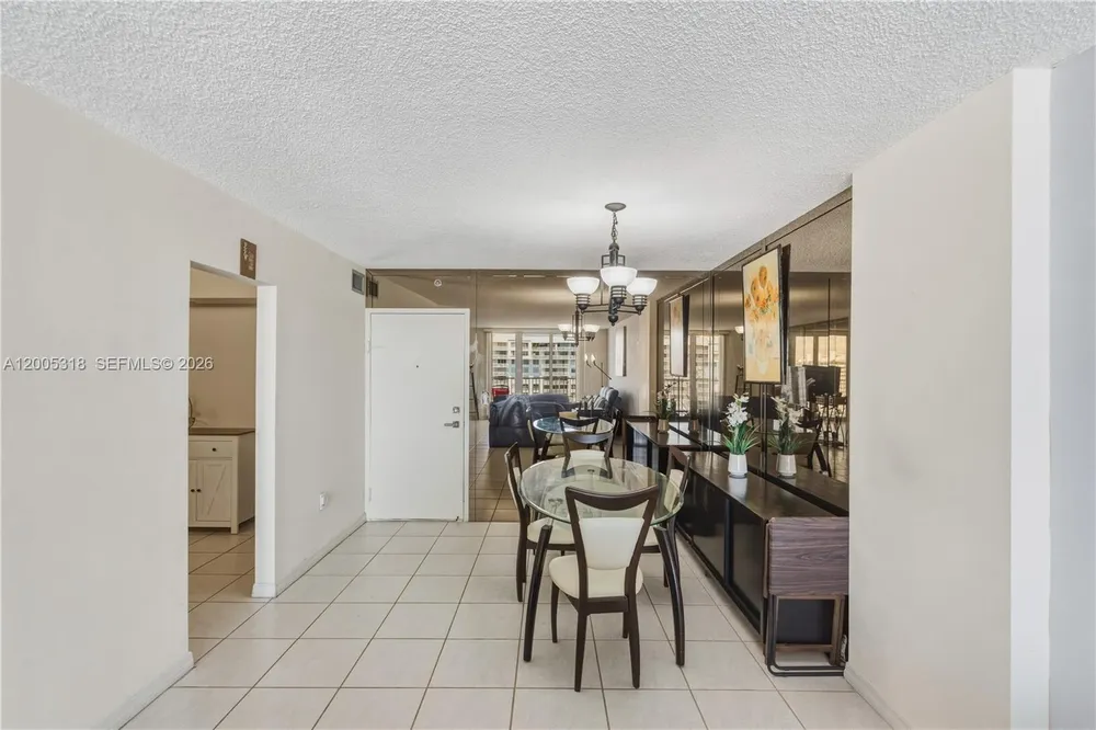 2851 NE 183rd St, Aventura, FL 33160