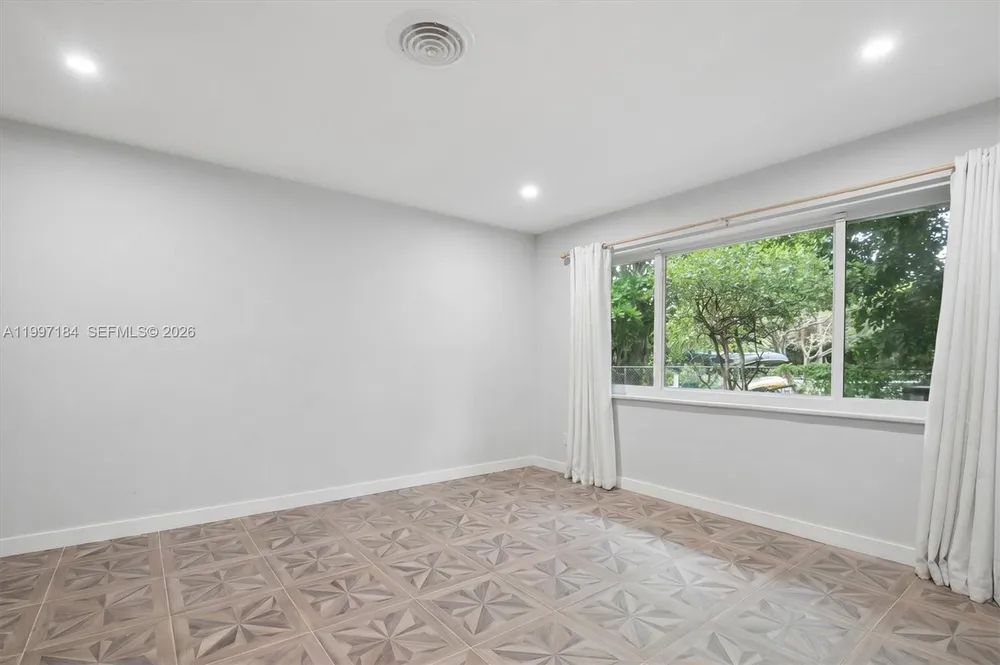 717 NW 30th St, Wilton Manors, FL 33311