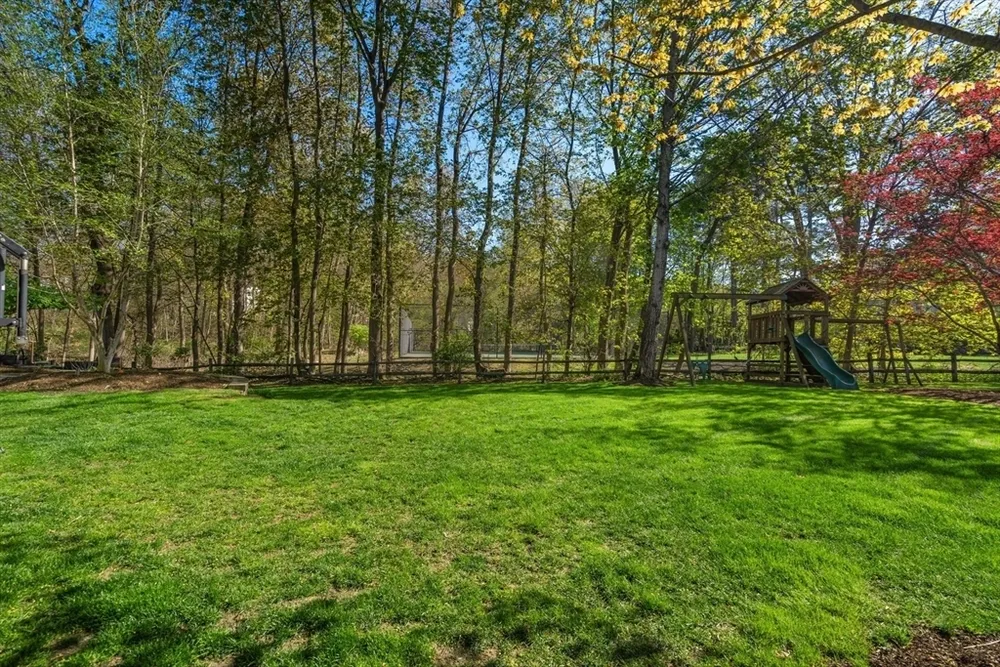 84 Glendale Rd, Needham, MA 02492