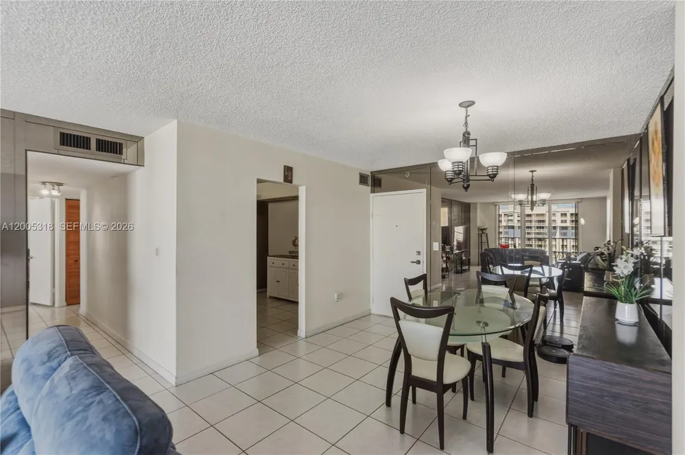 2851 NE 183rd St, Aventura, FL 33160