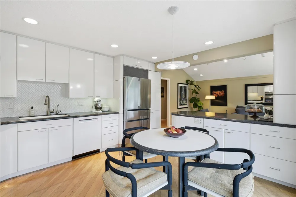 5717 View Ln, Edina, MN 55436