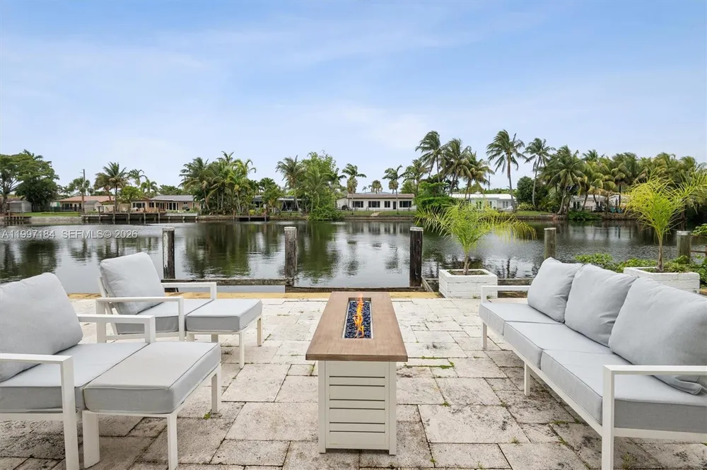 717 NW 30th St, Wilton Manors, FL 33311