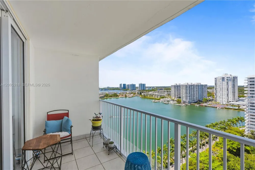 2851 NE 183rd St, Aventura, FL 33160
