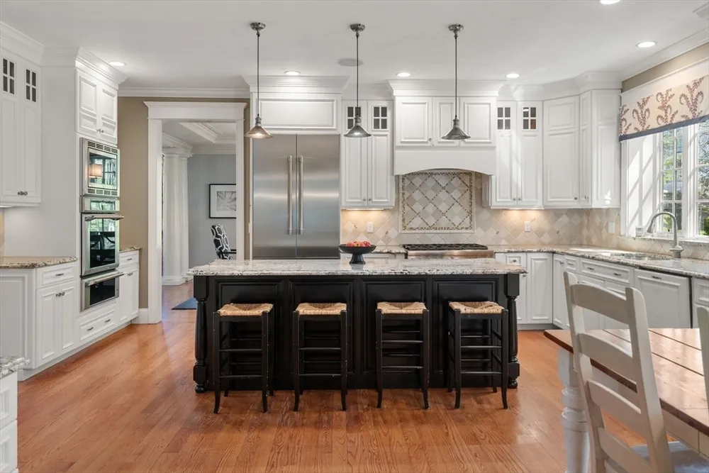 84 Glendale Rd, Needham, MA 02492