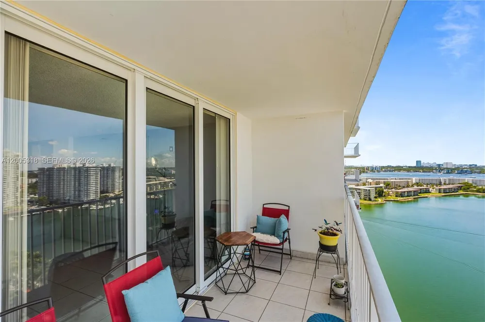 2851 NE 183rd St, Aventura, FL 33160