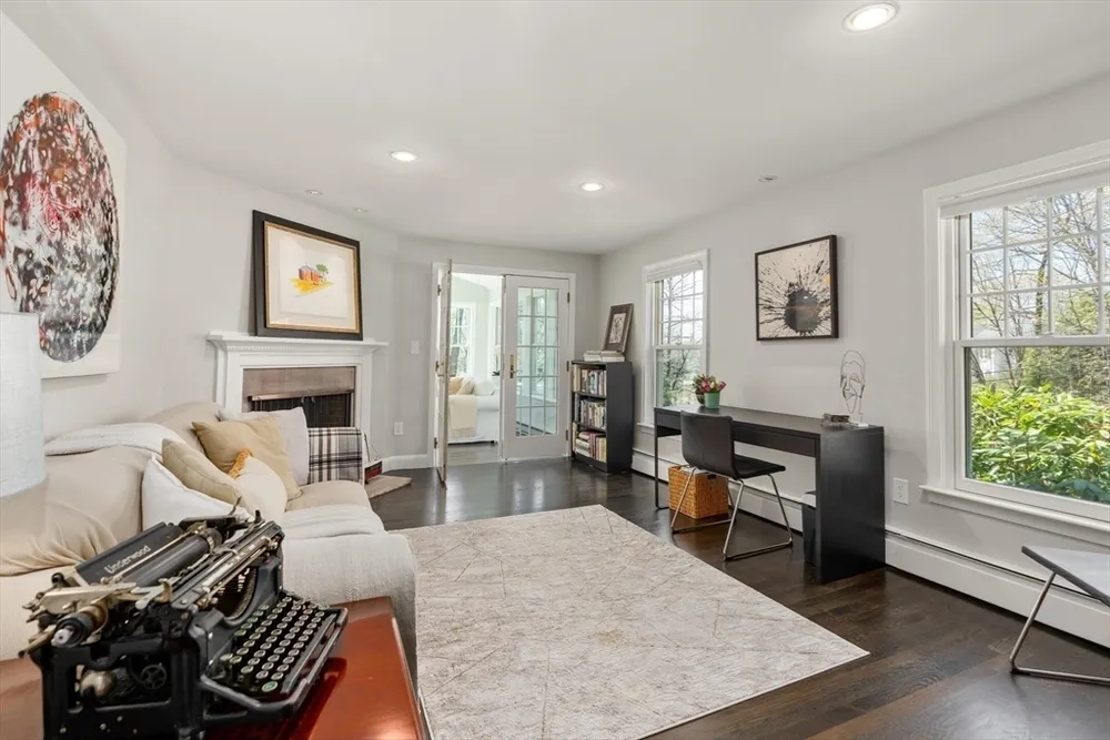 69 Royalston Rd, Wellesley, MA 02481