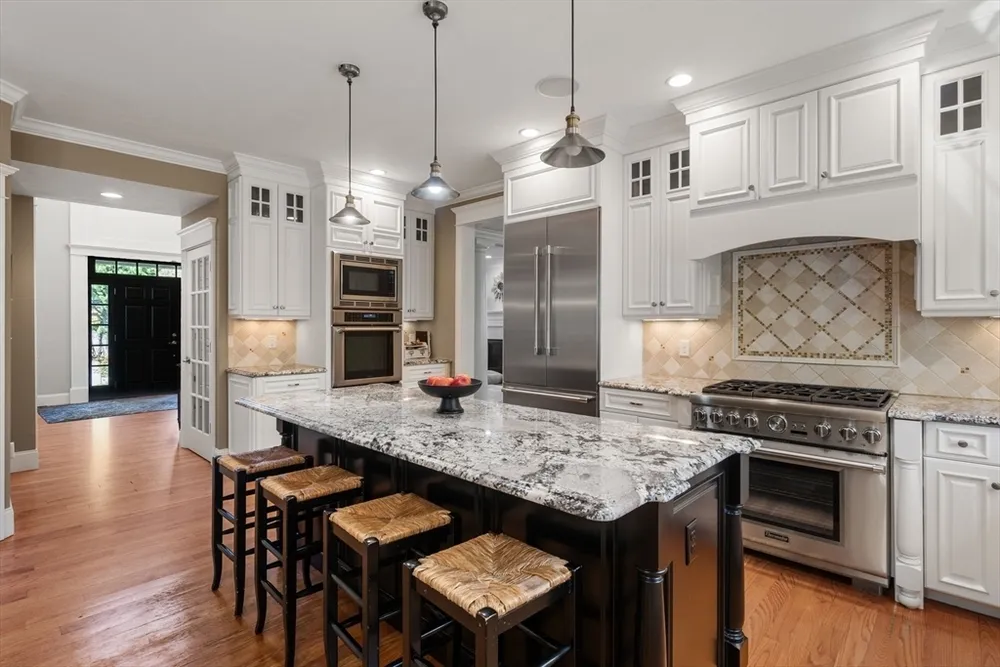 84 Glendale Rd, Needham, MA 02492
