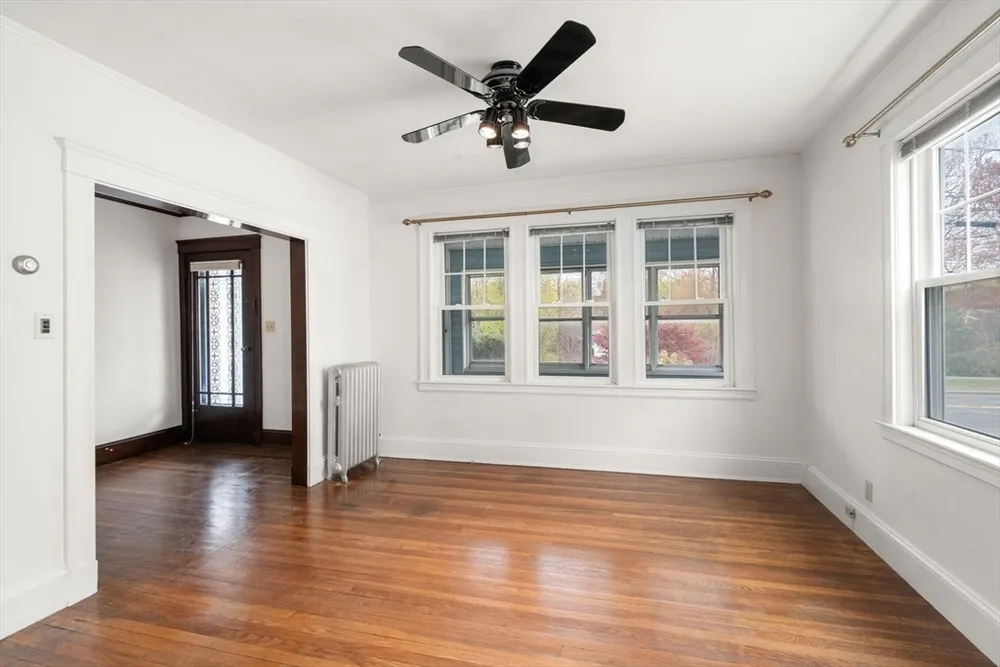 56 California St, Watertown, MA 02472