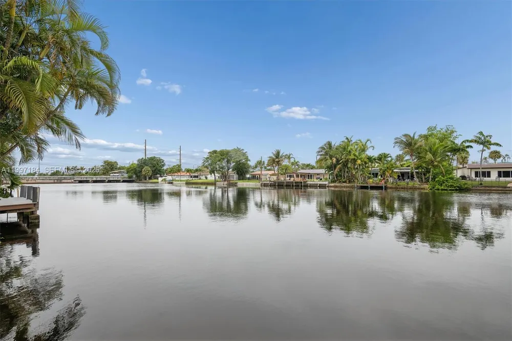 717 NW 30th St, Wilton Manors, FL 33311