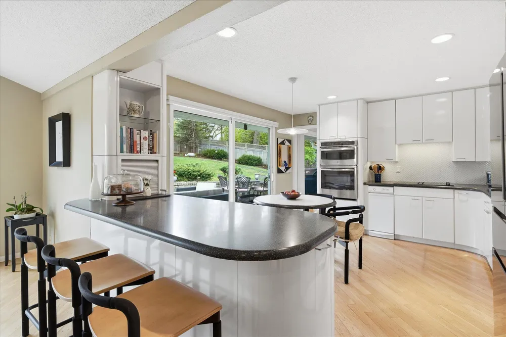 5717 View Ln, Edina, MN 55436