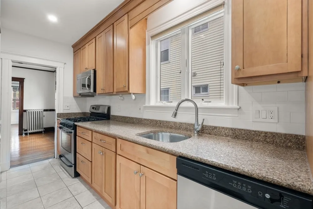 56 California St, Watertown, MA 02472