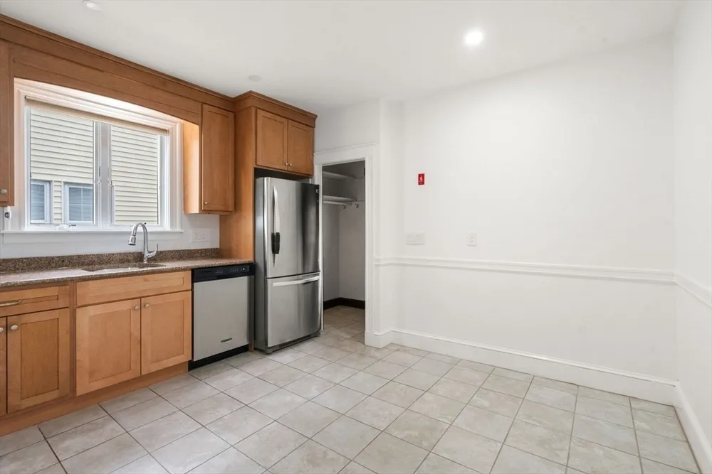 56 California St, Watertown, MA 02472