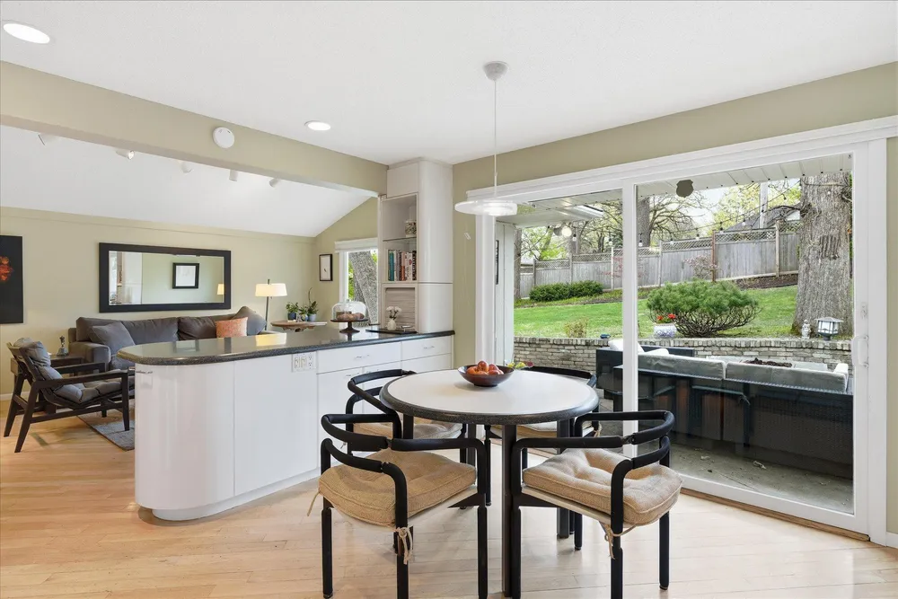5717 View Ln, Edina, MN 55436