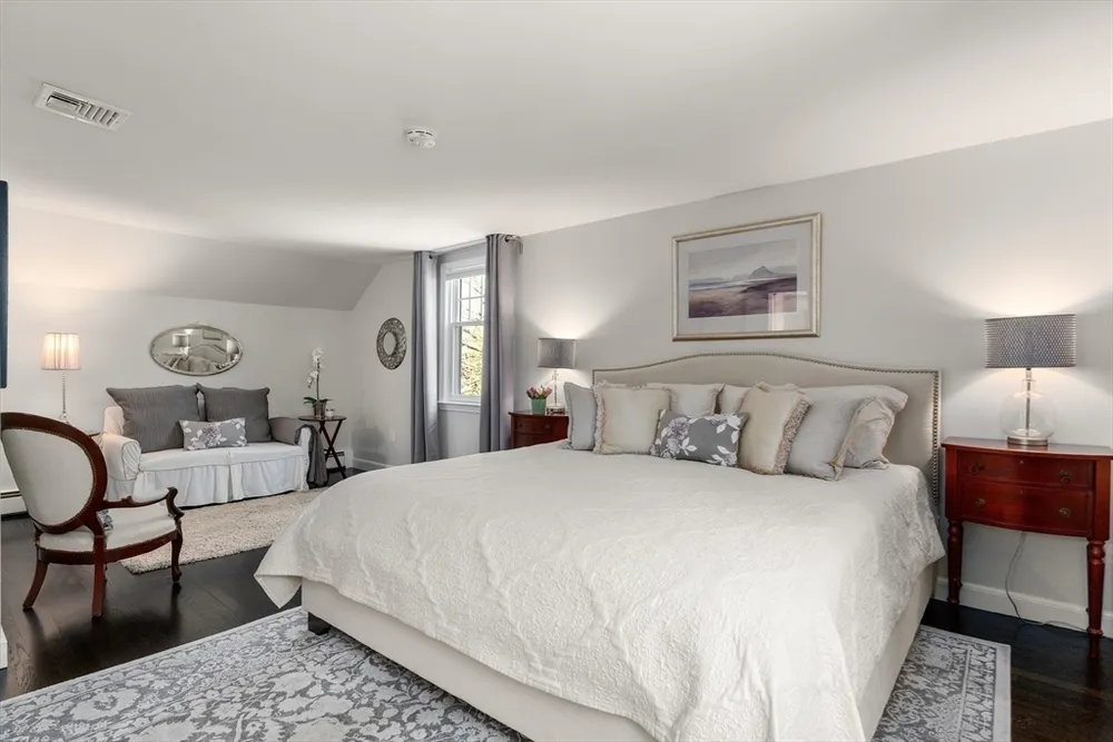 69 Royalston Rd, Wellesley, MA 02481