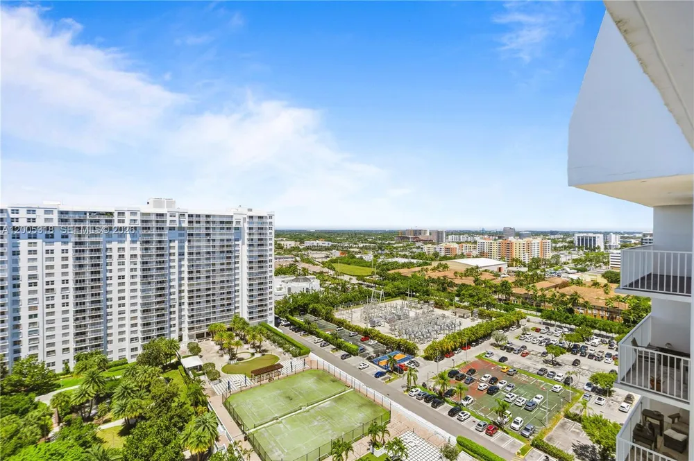 2851 NE 183rd St, Aventura, FL 33160