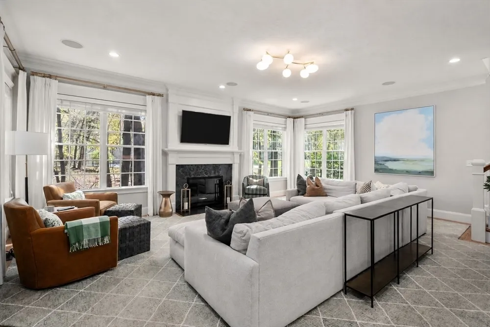 84 Glendale Rd, Needham, MA 02492
