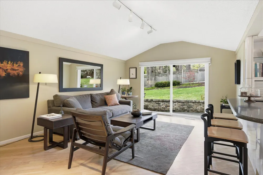 5717 View Ln, Edina, MN 55436