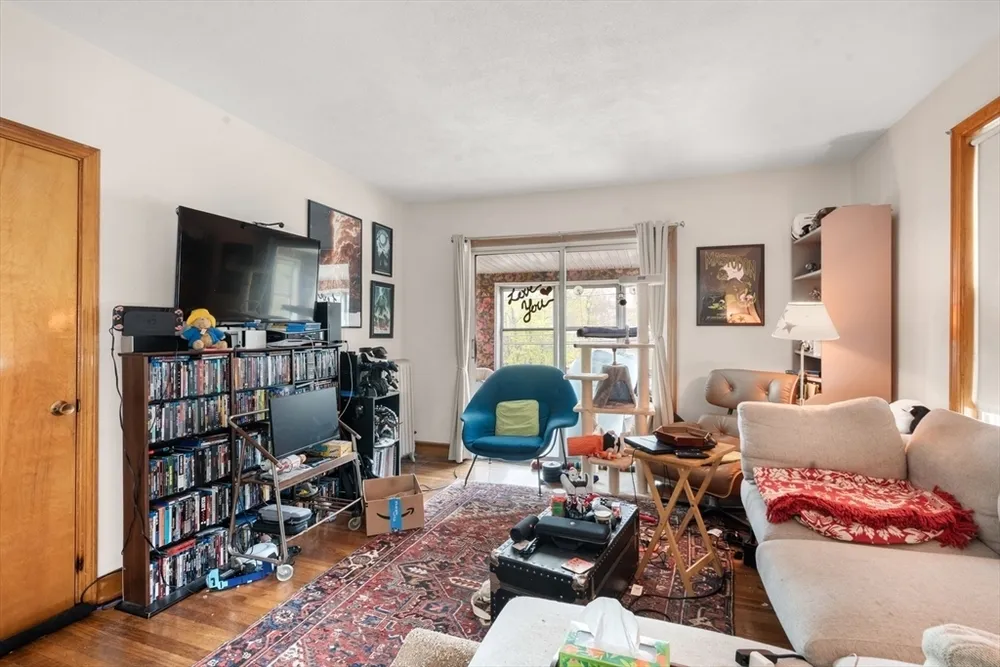 56 California St, Watertown, MA 02472