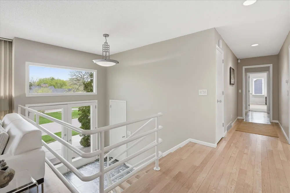 5717 View Ln, Edina, MN 55436