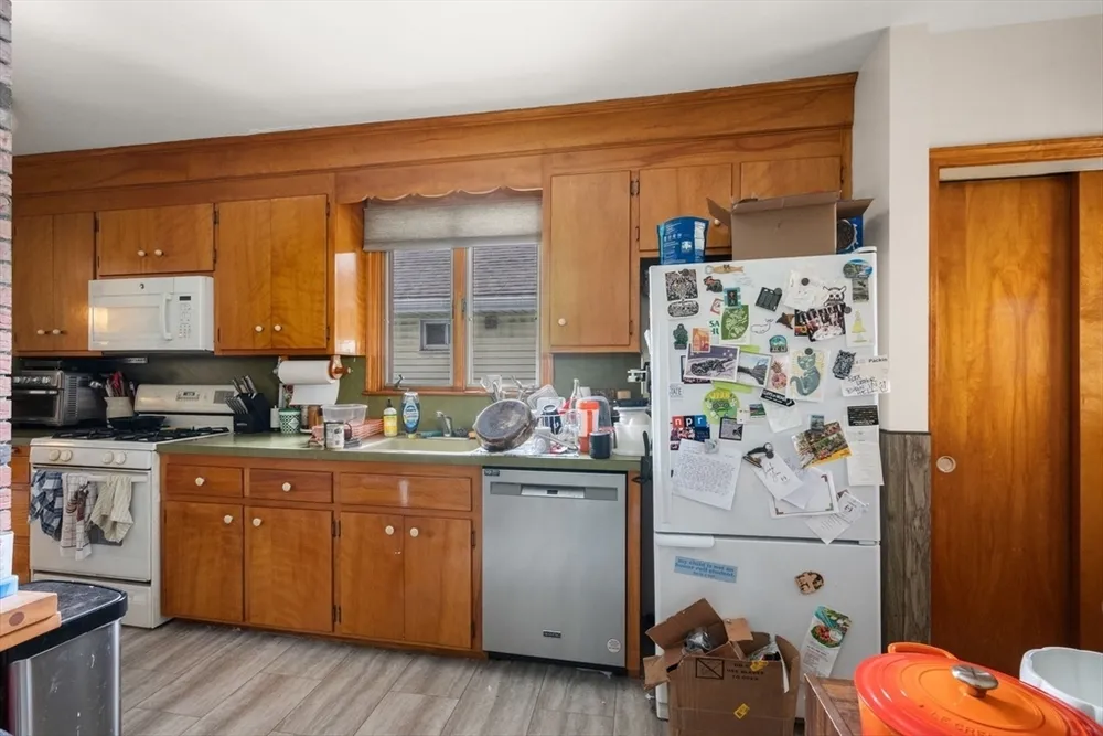 56 California St, Watertown, MA 02472