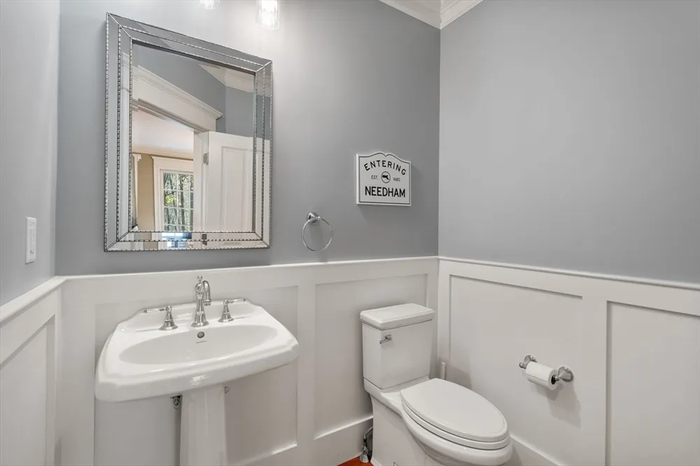 84 Glendale Rd, Needham, MA 02492
