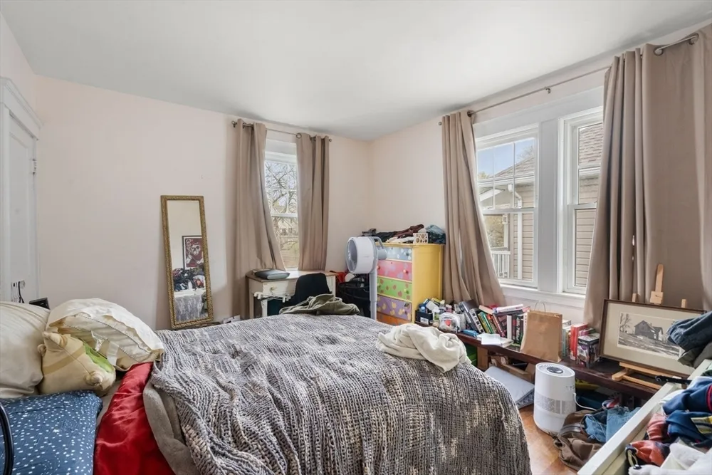 56 California St, Watertown, MA 02472