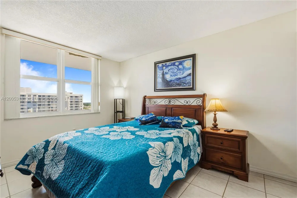 2851 NE 183rd St, Aventura, FL 33160
