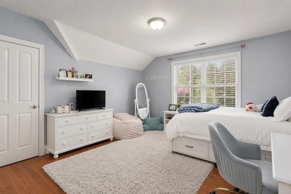 84 Glendale Rd, Needham, MA 02492