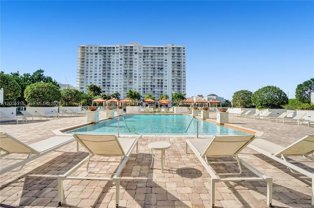 2851 NE 183rd St, Aventura, FL 33160