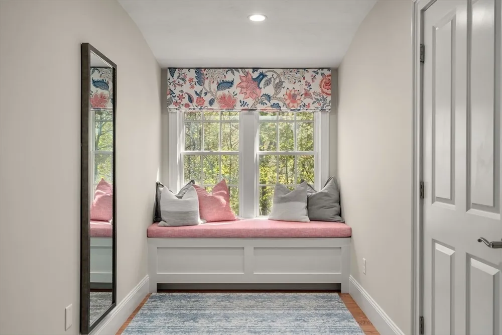 84 Glendale Rd, Needham, MA 02492