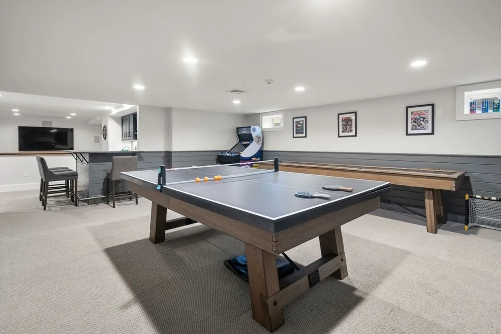 84 Glendale Rd, Needham, MA 02492