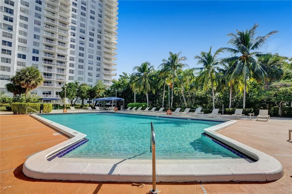 2851 NE 183rd St, Aventura, FL 33160