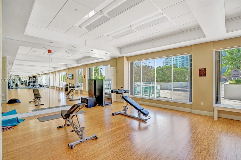 2851 NE 183rd St, Aventura, FL 33160