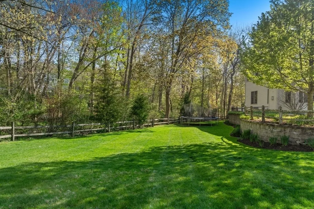84 Glendale Rd, Needham, MA 02492
