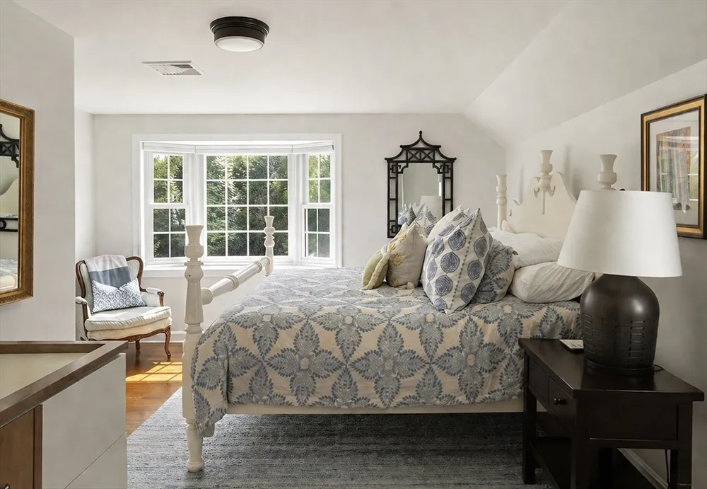 117 Forest St, Wellesley, MA 02481