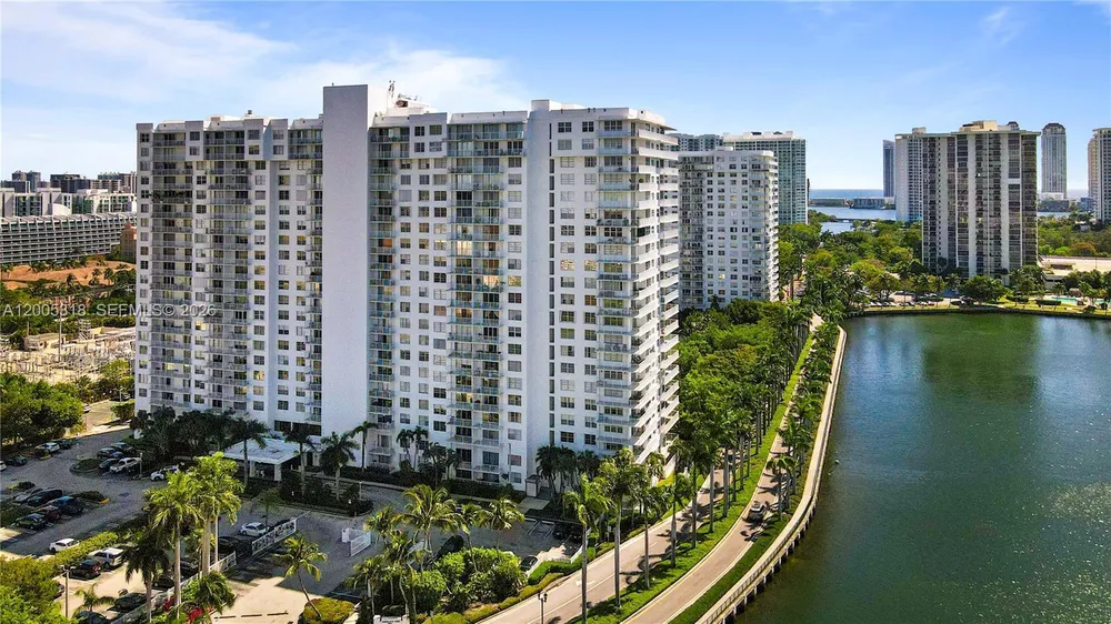 2851 NE 183rd St, Aventura, FL 33160