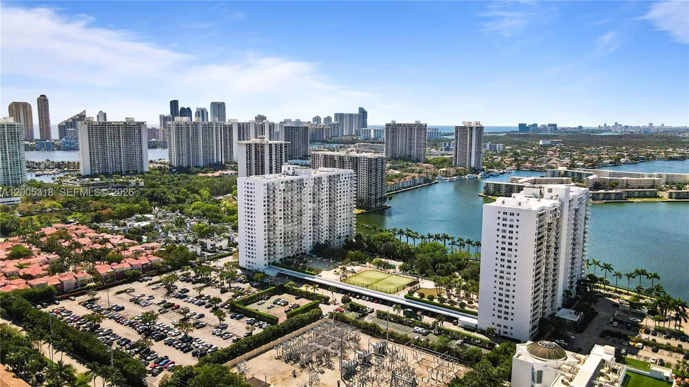 2851 NE 183rd St, Aventura, FL 33160