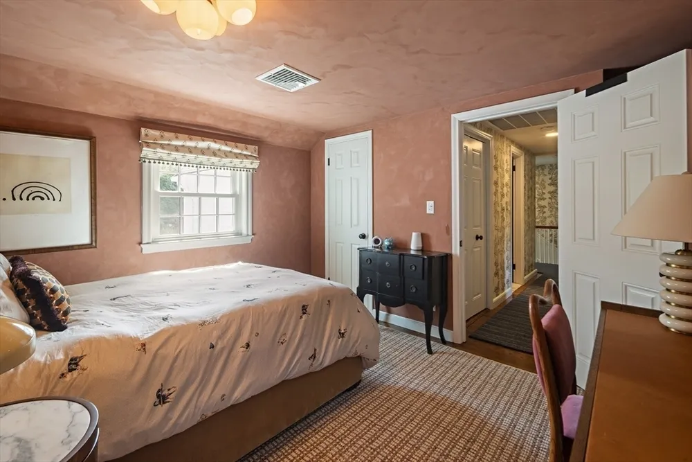 117 Forest St, Wellesley, MA 02481