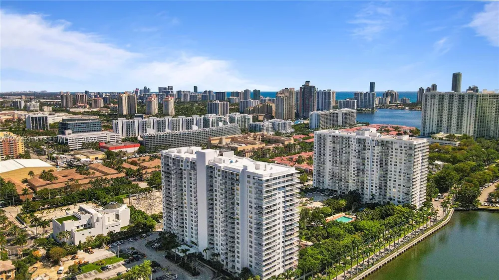 2851 NE 183rd St, Aventura, FL 33160