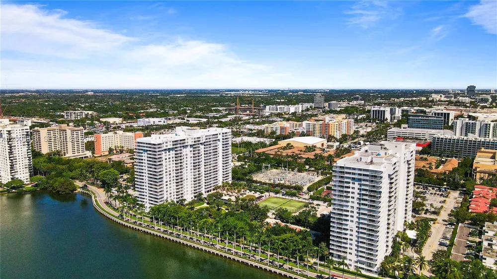 2851 NE 183rd St, Aventura, FL 33160