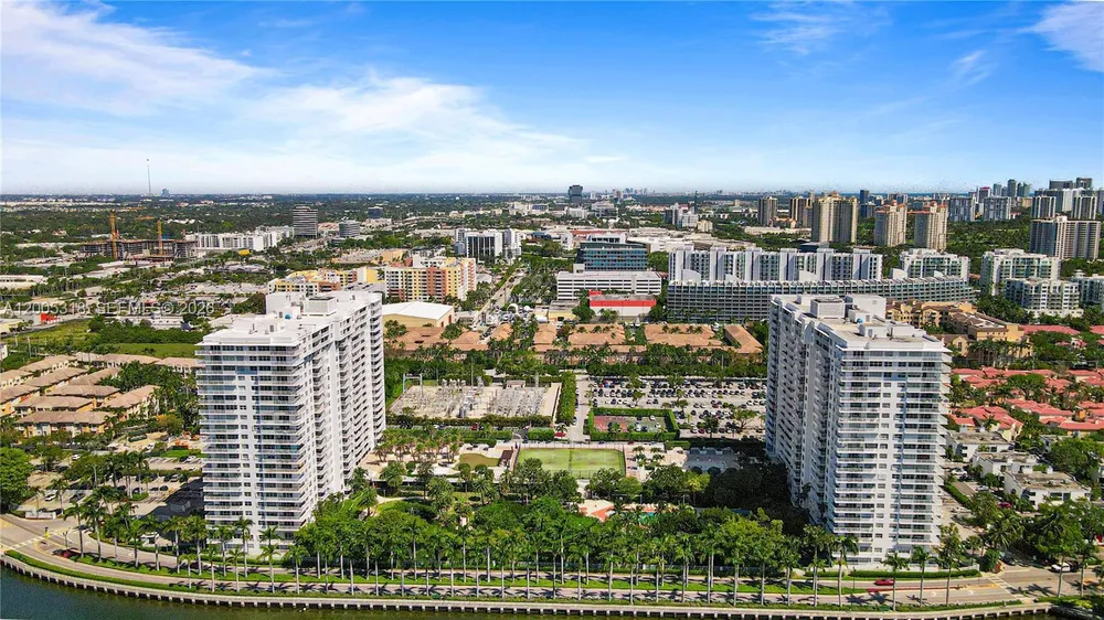 2851 NE 183rd St, Aventura, FL 33160