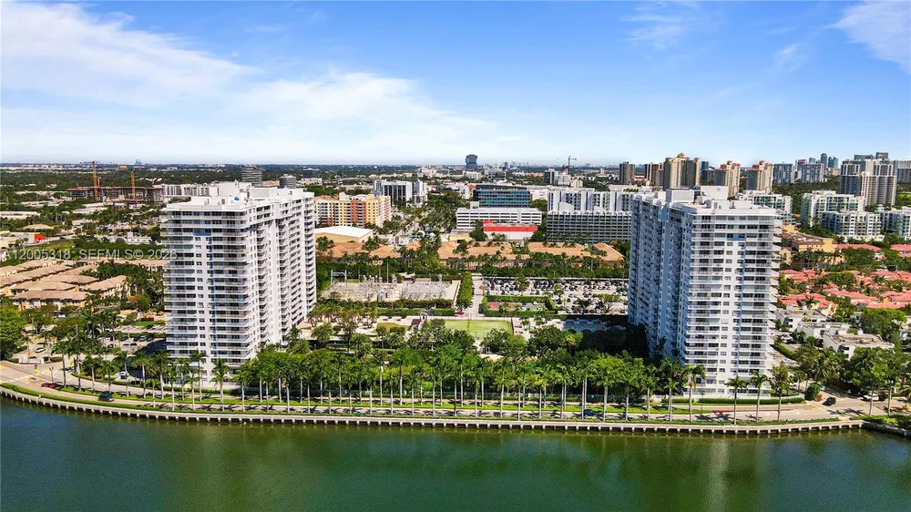 2851 NE 183rd St, Aventura, FL 33160